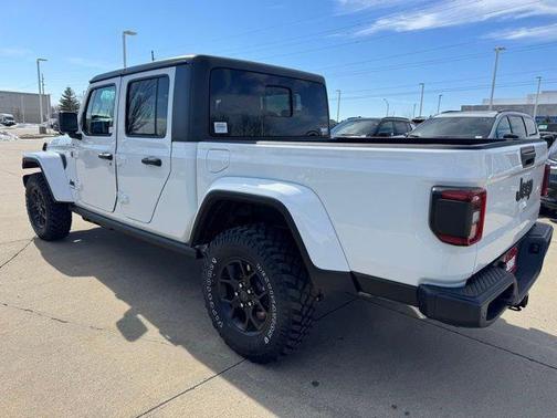 Bright White Clearcoat 2026 Jeep Gladiator Willys 4x4