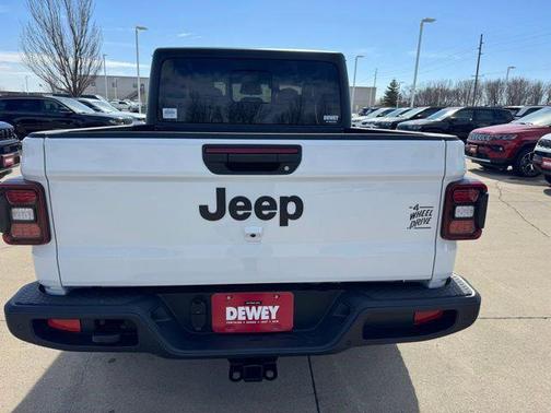 Bright White Clearcoat 2026 Jeep Gladiator Willys 4x4