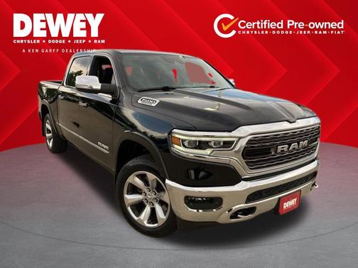 Diamond Black Crystal Pearlcoat 2022 RAM 1500 Limited