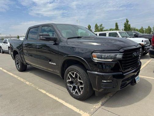 Diamond Black Crystal Pearlcoat 2025 RAM 1500 Laramie