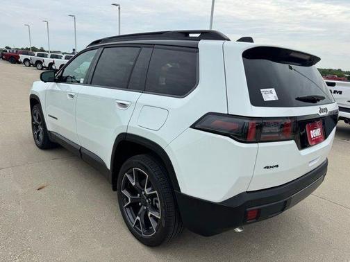 Bright White Clearcoat 2026 Jeep Cherokee Overland