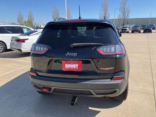 Diamond Black Crystal Pearlcoat 2020 Jeep Cherokee Trailhawk