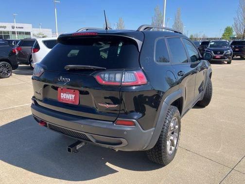 Diamond Black Crystal Pearlcoat 2020 Jeep Cherokee Trailhawk
