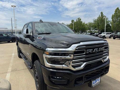 Diamond Black Crystal Pearlcoat 2025 RAM 2500 Laramie Crew Cab 4x4 6'4' Box