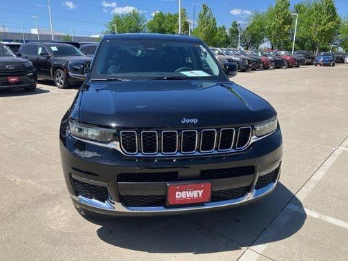 Diamond Black Crystal Pearlcoat 2023 Jeep Grand Cherokee L Limited