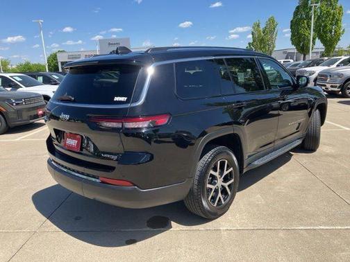 Diamond Black Crystal Pearlcoat 2023 Jeep Grand Cherokee L Limited