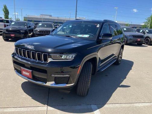 Diamond Black Crystal Pearlcoat 2023 Jeep Grand Cherokee L Limited
