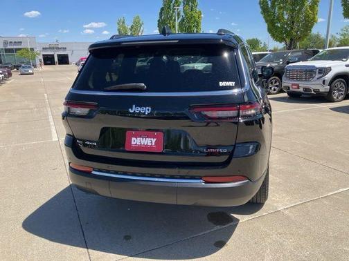 Diamond Black Crystal Pearlcoat 2023 Jeep Grand Cherokee L Limited