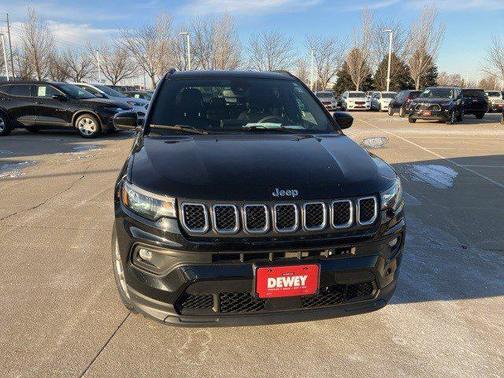 2023 Jeep Compass Latitude Lux FWD