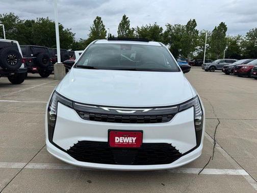 Bright White Clearcoat 2027 Chrysler Pacifica Limited