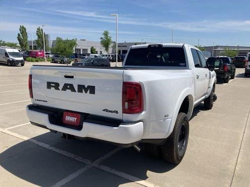 Bright White Clearcoat 2026 RAM 3500 Limited Crew Cab 4x4 8' Box
