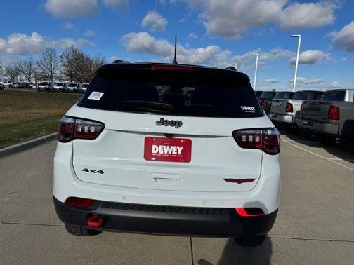 Bright White Clearcoat 2026 Jeep Compass Trailhawk