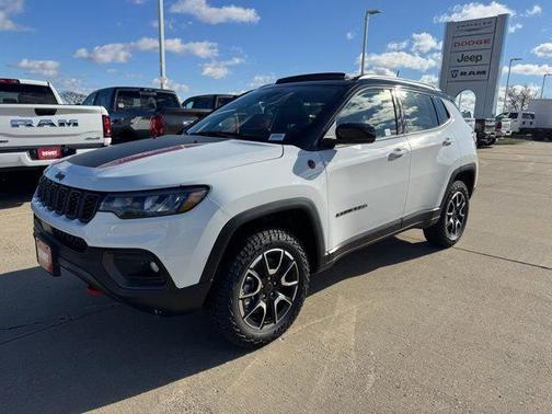 Bright White Clearcoat 2026 Jeep Compass Trailhawk