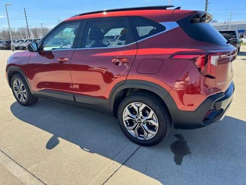 Mars Orange 2024 Kia Seltos S