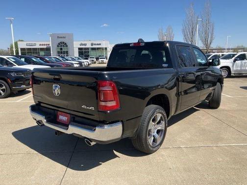 Diamond Black Crystal Pearlcoat 2023 RAM 1500 Laramie
