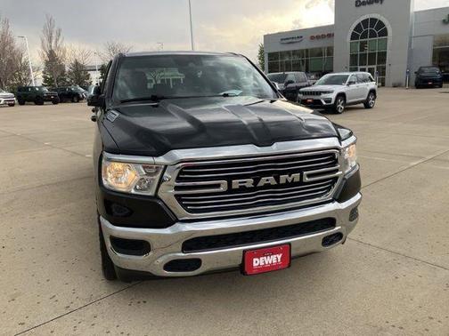 Diamond Black Crystal Pearlcoat 2023 RAM 1500 Laramie