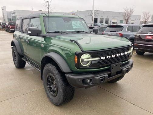 Eruption Green Metallic 2023 Ford Bronco Wildtrak