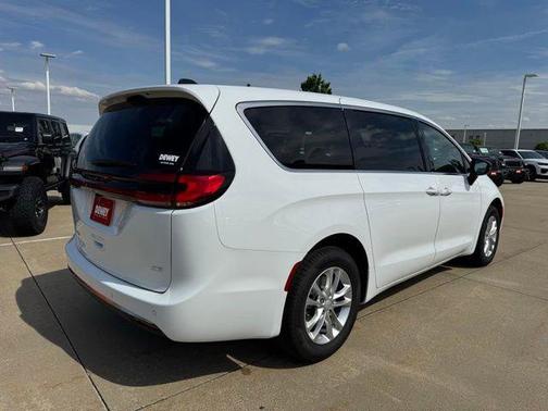 Pw7 2027 Chrysler Pacifica L