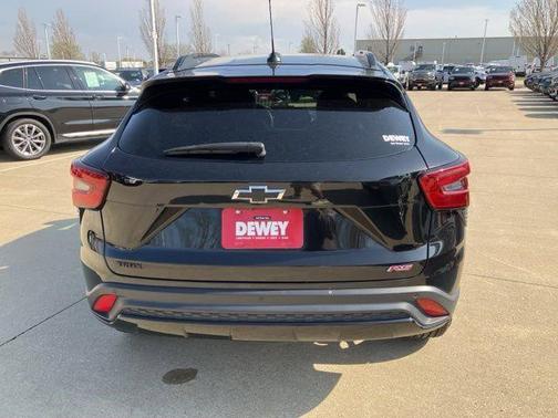 Mosaic Black Metallic 2024 Chevrolet Trax FWD 2RS