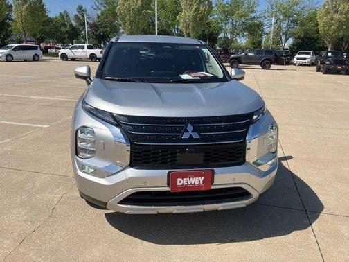 Alloy Silver Metallic 2023 Mitsubishi Outlander SE S-AWC