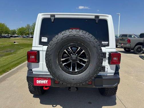 Bright White Clearcoat 2026 Jeep Wrangler Rubicon