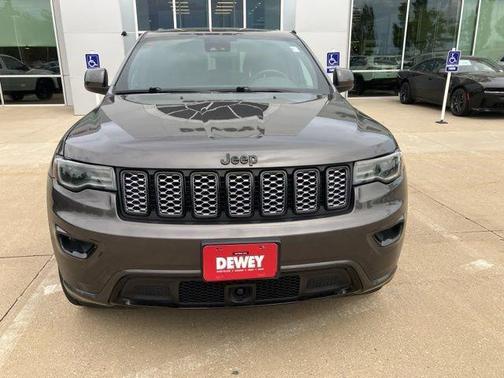 Granite Crystal Metallic Clearcoat 2021 Jeep Grand Cherokee Laredo