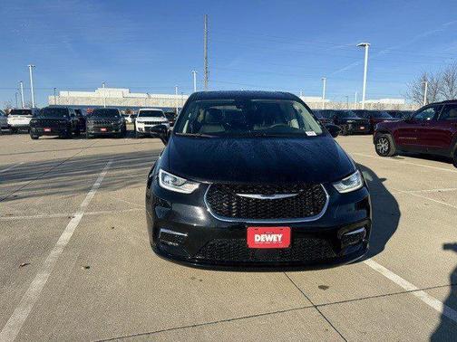 2024 Chrysler Pacifica Hybrid Select