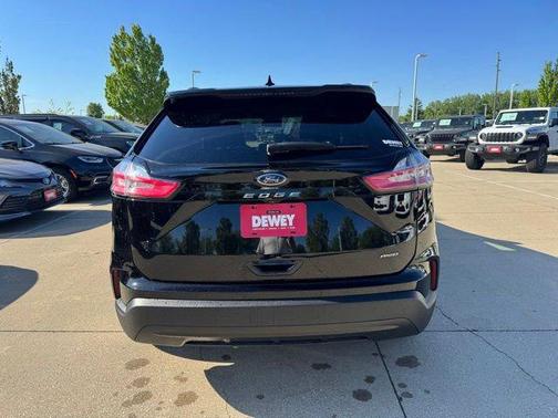 Agate Black Metallic 2023 Ford Edge SE
