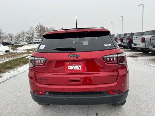 Red Hot Pearlcoat 2026 Jeep Compass Latitude