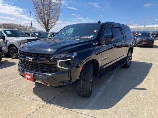 Black 2023 Chevrolet Suburban 4WD Z71