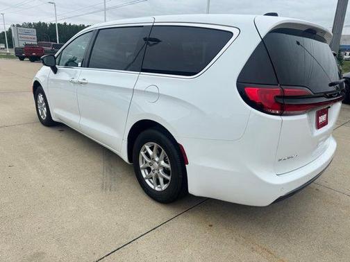 Pw7 2027 Chrysler Pacifica L