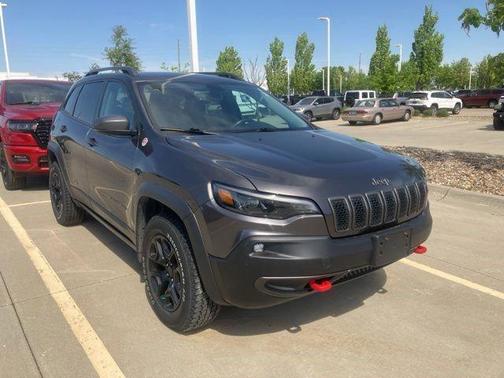 Granite Crystal Metallic Clearcoat 2019 Jeep Cherokee Trailhawk Elite