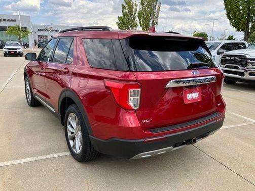 Rapid Red Metallic Tinted Clearcoat 2020 Ford Explorer XLT