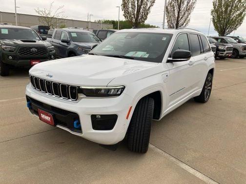Bright White Clearcoat 2022 Jeep Grand Cherokee 4xe Overland