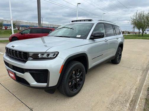 Silver Zynith 2026 Jeep Grand Cherokee L Altitude