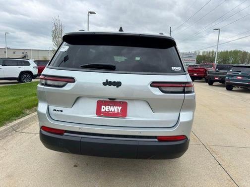 Silver Zynith 2026 Jeep Grand Cherokee L Altitude