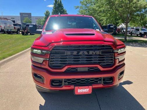 Molten Red Pearlcoat 2026 RAM 2500 Black Express Crew Cab 4x4 6'4' Box