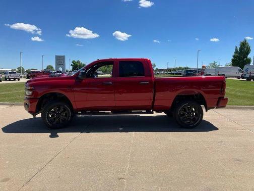 Molten Red Pearlcoat 2026 RAM 2500 Black Express Crew Cab 4x4 6'4' Box