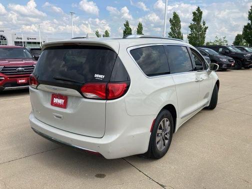 Luxury White Pearlcoat 2019 Chrysler Pacifica Touring-L Plus