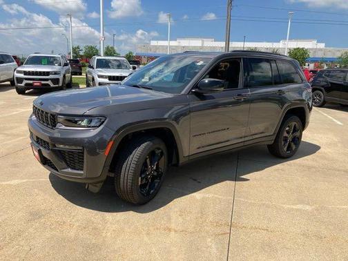 Baltic Gray Metallic Clearcoat 2026 Jeep Grand Cherokee Limited
