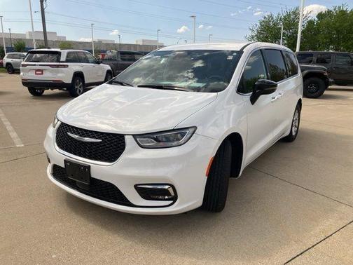Bright White Clearcoat 2025 Chrysler Pacifica L