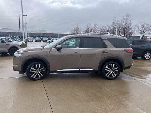 Baja Storm 2024 Nissan Pathfinder Platinum 4WD