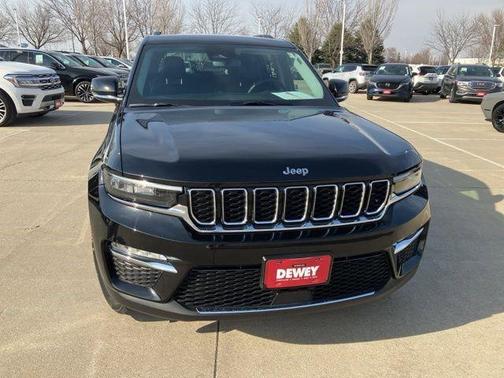 Diamond Black Crystal Pearlcoat 2023 Jeep Grand Cherokee Limited