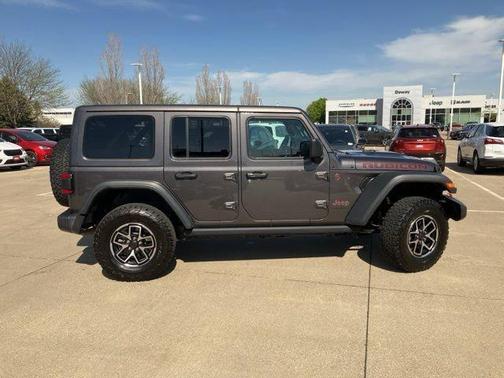Granite Crystal Metallic Clearcoat 2025 Jeep Wrangler Rubicon