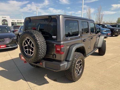 Granite Crystal Metallic Clearcoat 2025 Jeep Wrangler Rubicon