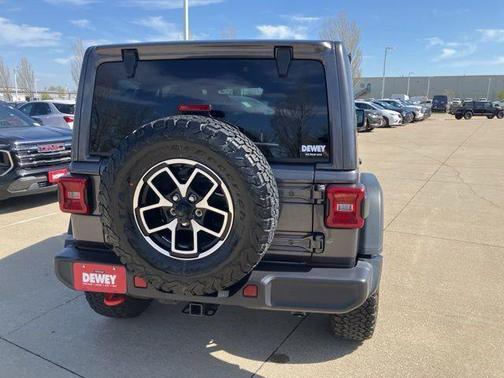 Granite Crystal Metallic Clearcoat 2025 Jeep Wrangler Rubicon