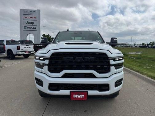 Bright White Clearcoat 2026 RAM 2500 Limited Crew Cab 4x4 6'4' Box