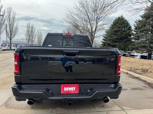 Diamond Black Crystal Pearlcoat 2026 RAM 1500 Big Horn/Lone Star