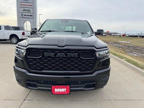 Diamond Black Crystal Pearlcoat 2026 RAM 1500 Big Horn/Lone Star