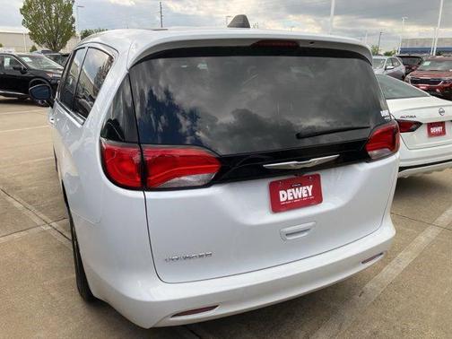 Bright White Clearcoat 2024 Chrysler Voyager LX